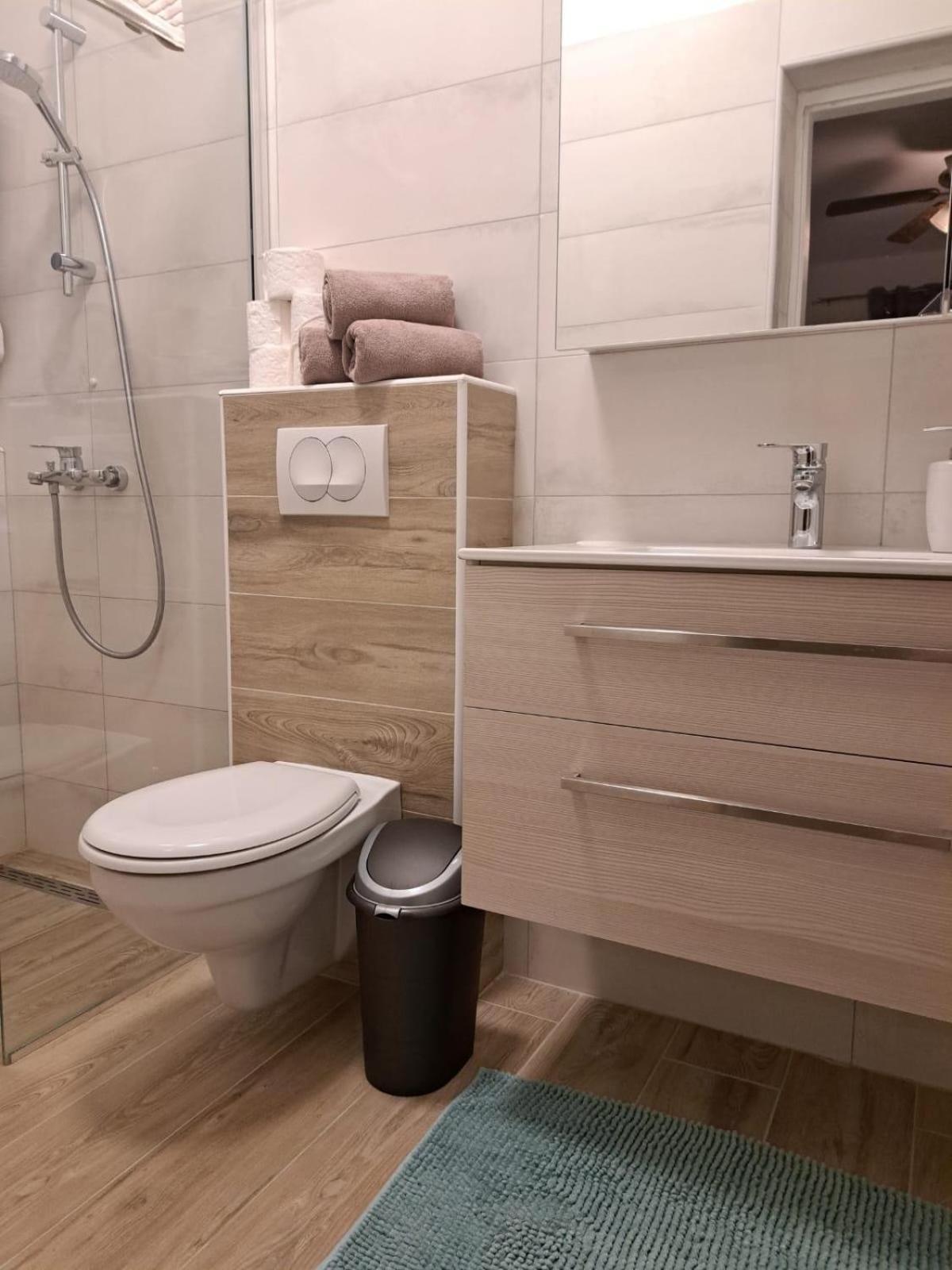 Apartments By The Sea Turanj, Biograd - 364 Екстериор снимка